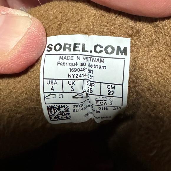 Sorel snow boots size 4 - Picture 4 of 4